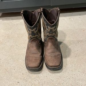 Kids Ariat workhog boots size 3